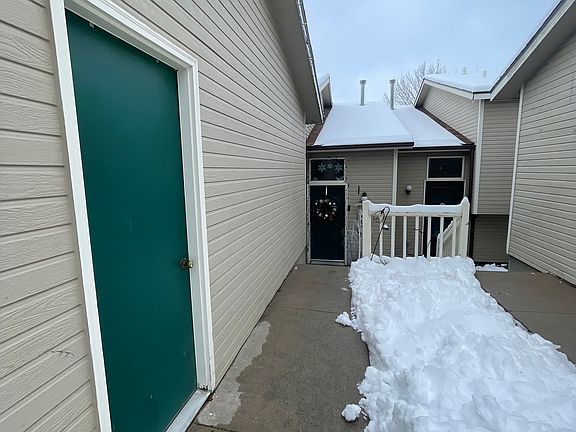2nd image of 110 Willow Ridge Ct