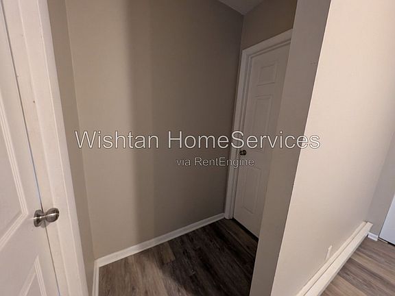 5th image of 201 Charleston Blvd #1