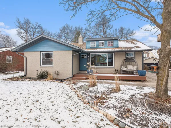 425 Crystal St, Milford, MI 48381
