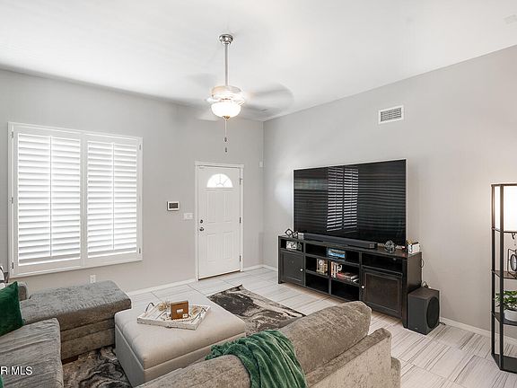 4th image of 974 Yeldon Pl