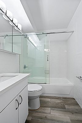 5th image of 1700 1st Ave #7D