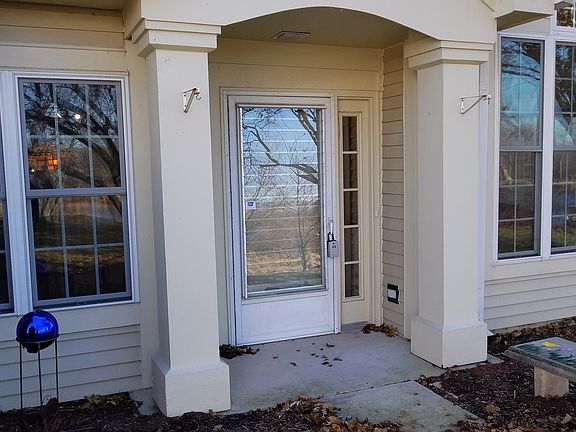 3rd image of 30W036 Princeton Ct
