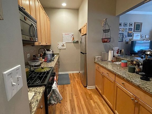 4th image of 4631 N Racine Ave APT 1S