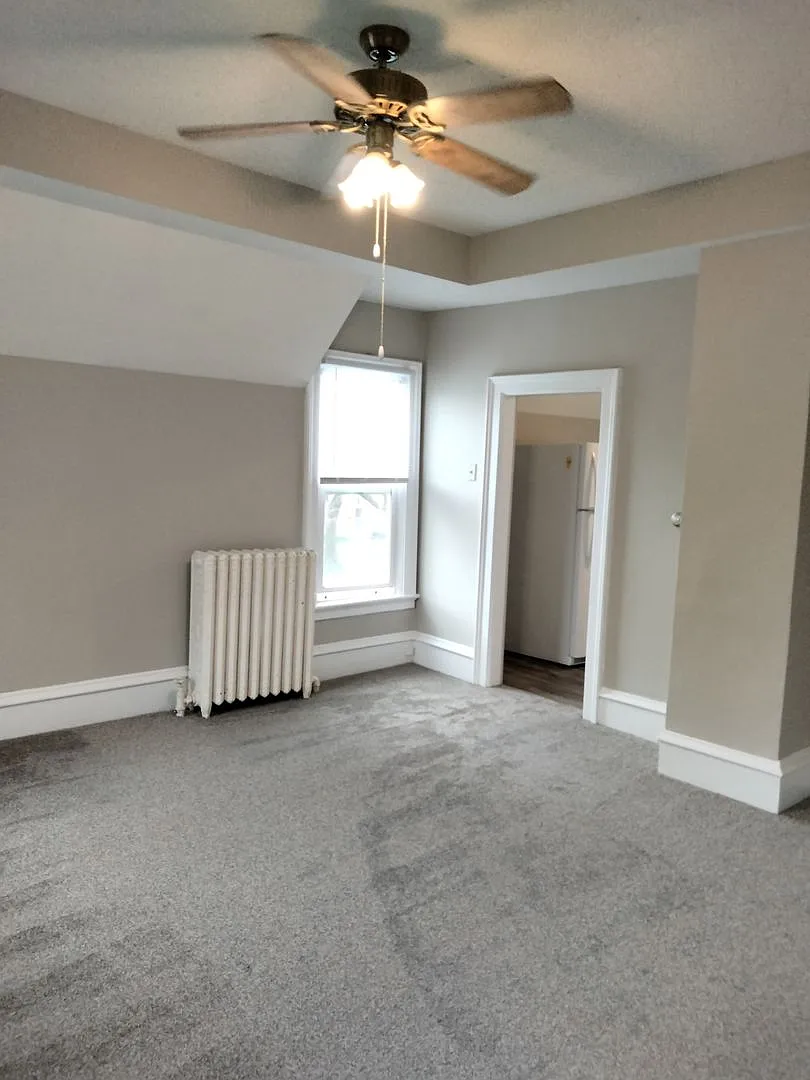 1 Bedroom 1 Bath upstairs apartment — Photo 4