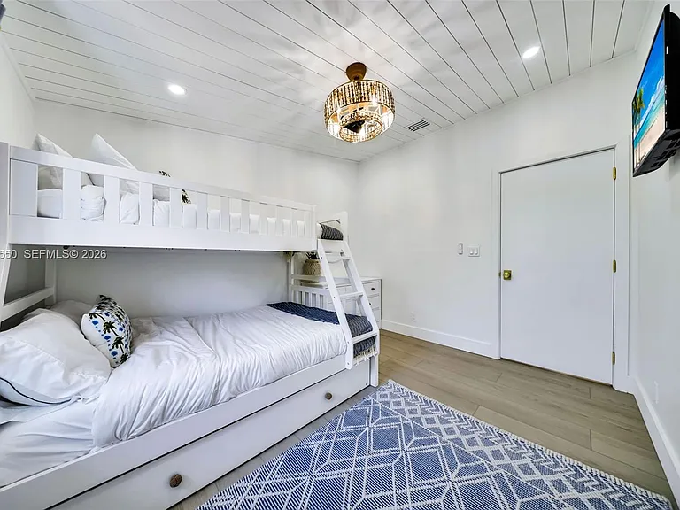 129 Nautilus Dr — Photo 36