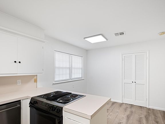 5th image of 1628 NW 32nd St