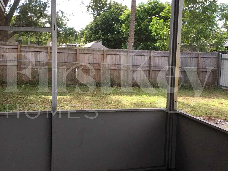 6941 SW 5th St — Photo 17
