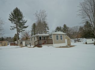 25 Queens Ln, Epsom, NH 03234