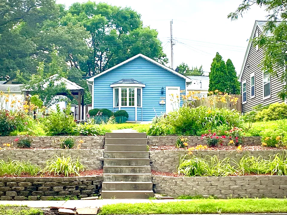 5116 Bloomington Ave