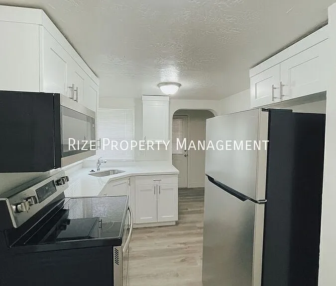 753 E Scott Ave — Photo 2