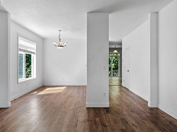 3rd image of 315 S 34th Pl