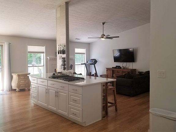 5th image of 1558 Sisters Ct