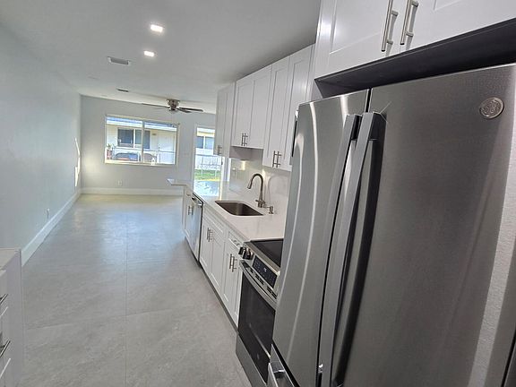 3rd image of 4951 SW 28th Ter #2