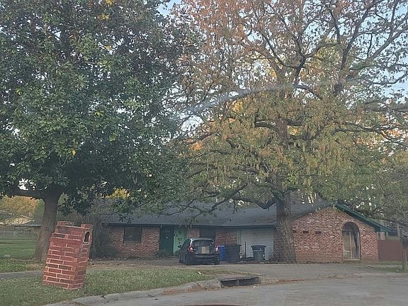 2nd image of 6013 Silver Fox Cir