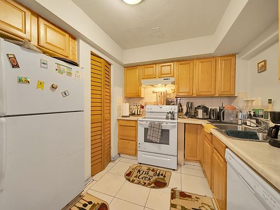 3rd image of 7001-7005 NW 15th Street
