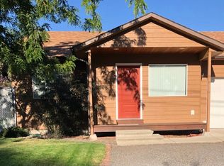 206 3rd St, La Grande, OR 97850