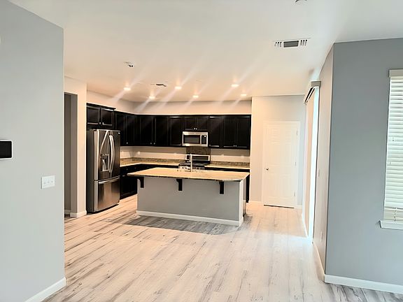 3rd image of 2257 Novi Dr