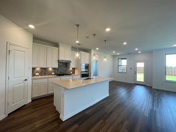 4th image of 3518 Beebalm Blvd