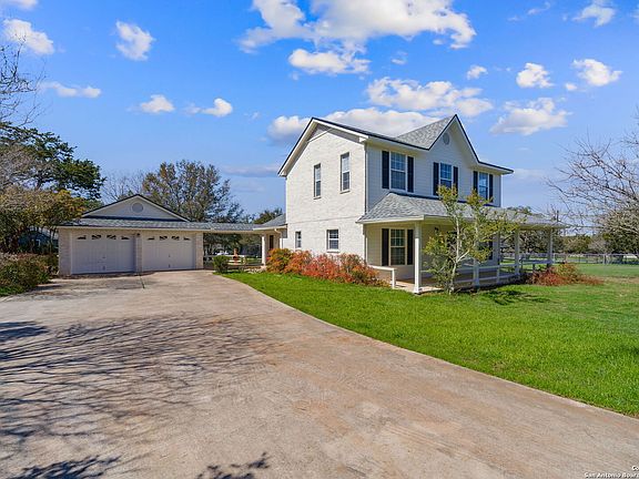 2nd image of 5849 Circle Oak Dr.