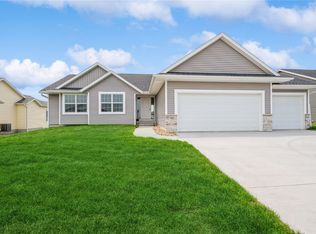 7102 Colpepper Dr SW, Cedar Rapids, IA 52404