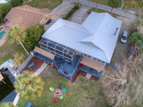2nd image of 2041 NW 18th St