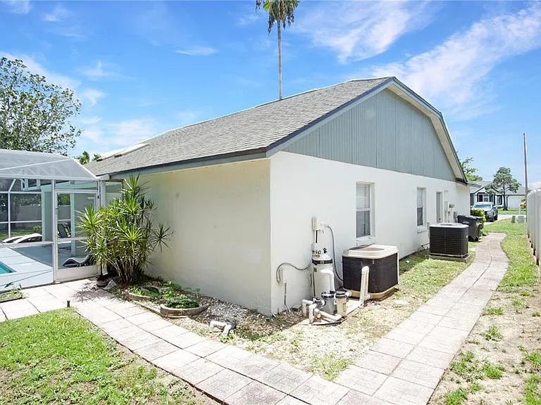928 Loma Bonita Dr — Photo 8