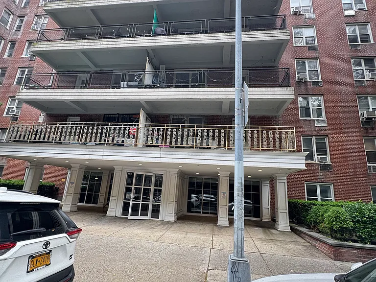 56-10 94th St #6U — Photo 1