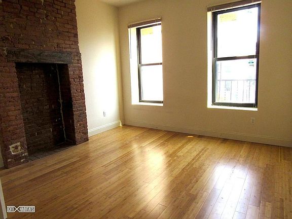 3rd image of 196 Macdougal St APT 3R