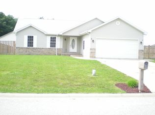 522 Carrington Ln, Valparaiso, IN 46385