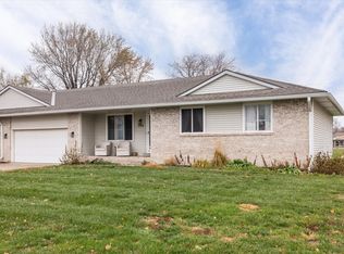 304 W Adams St, Valley, NE 68064