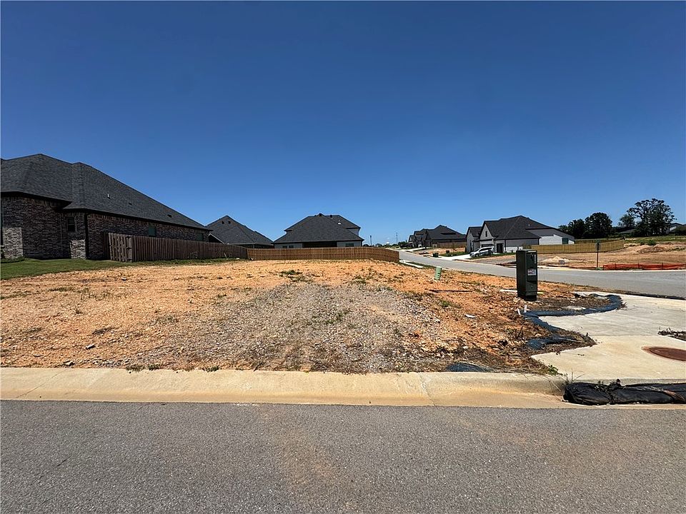 2nd image of 1800 Lotus Rd #31