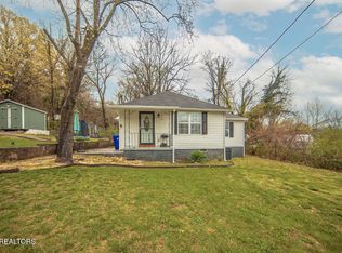 613 Short St, Harriman, TN 37748