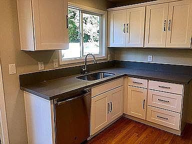 4th image of 1363 SE 61st Pl