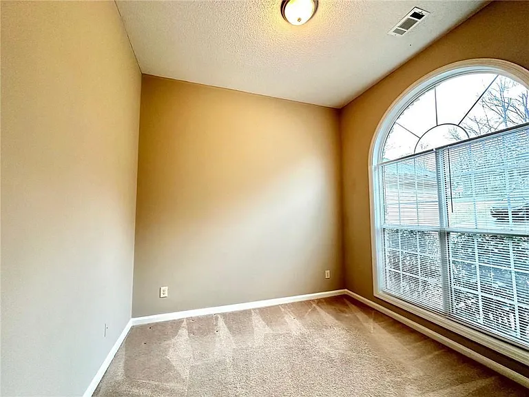 7080 Shady Oak Ln — Photo 17