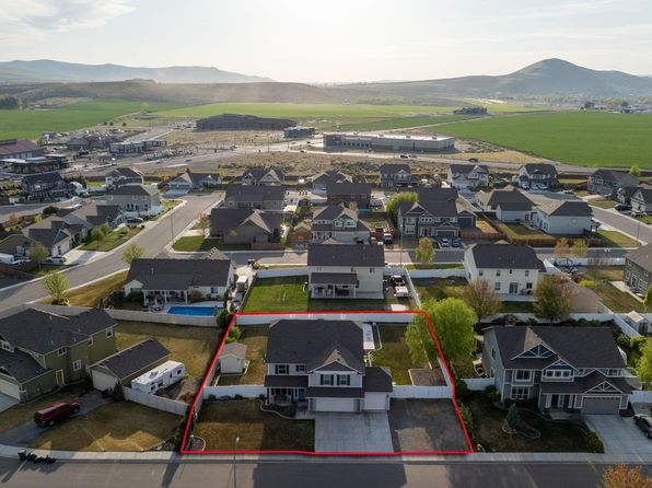 3059 Sugar Plum Ave, West Richland, WA 99353