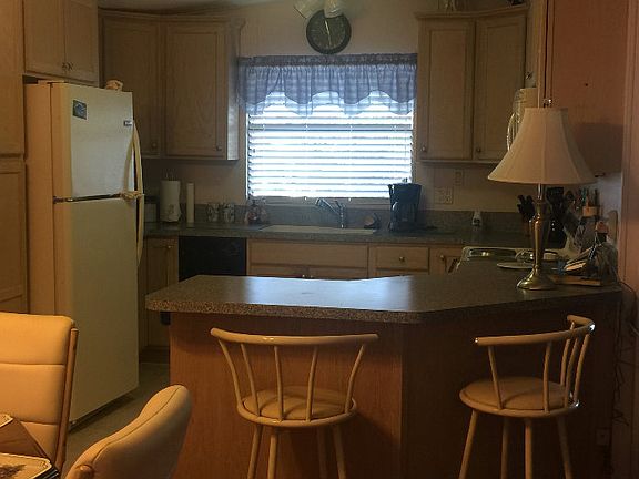 3rd image of 24 Silk Oak St