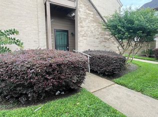 8389 Sands Point Dr, Houston, TX 77036