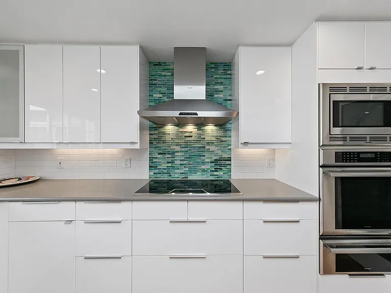 250 Soledad Place — Photo 15