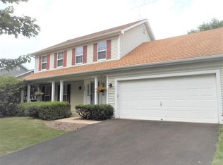 1816 Cambridge Dr, St Charles, IL 60174