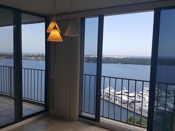 5th image of 122 Lakeshore Dr Penthouse 33