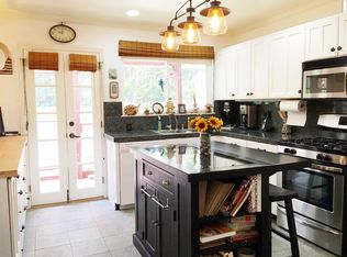 861 Shade Tree Ln, Fallbrook, CA 92028