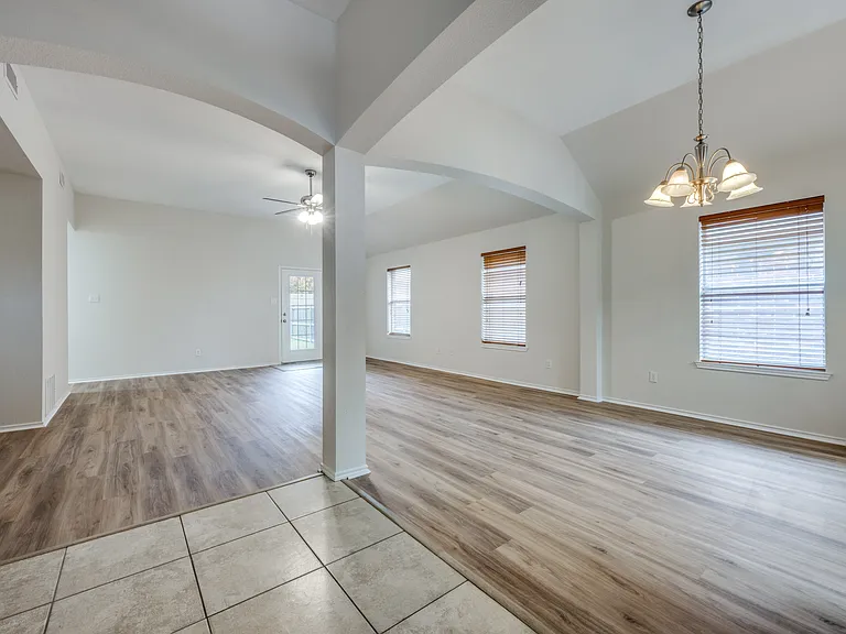 920 Raleigh Path Rd — Photo 2