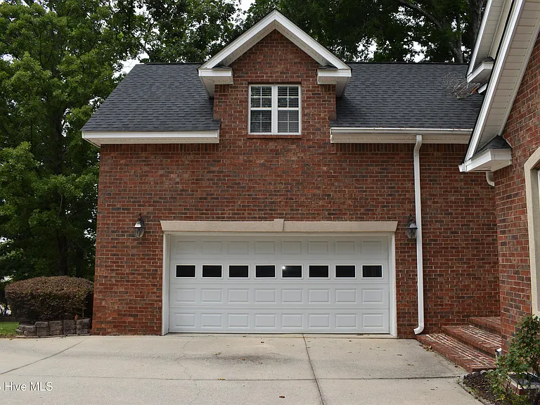 269 Foxfire Ct — Photo 36