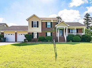 8211 Frenchorn Ln, Fayetteville, NC 28314