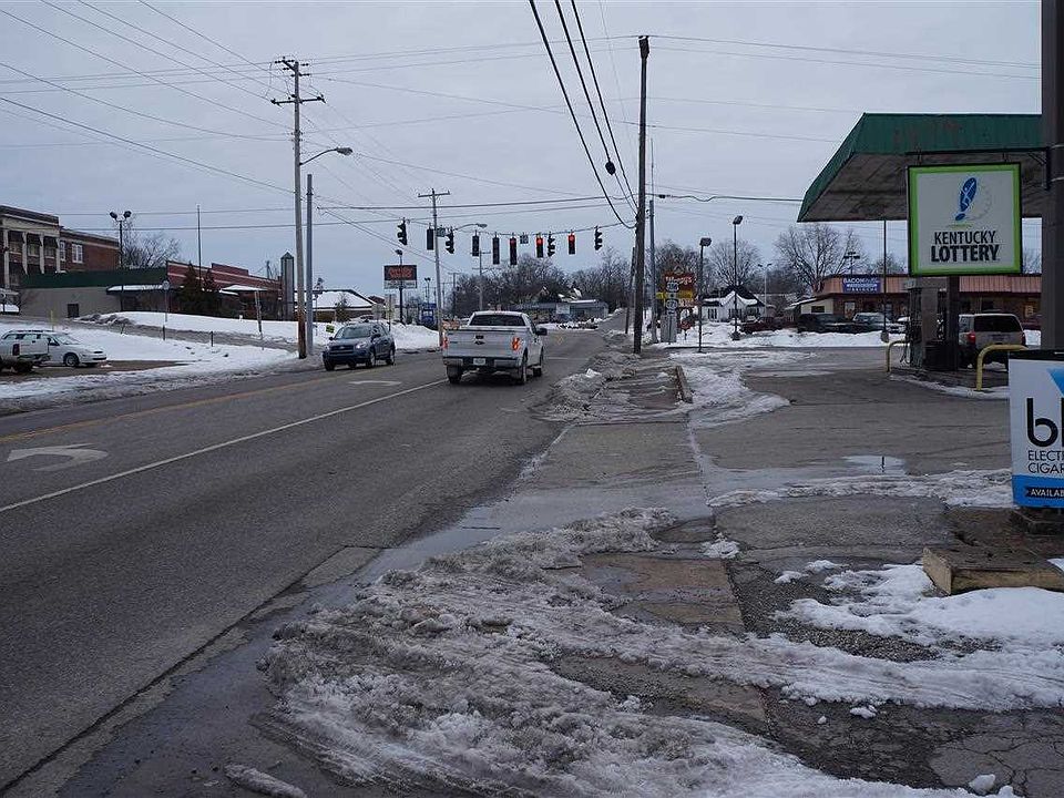 2nd image of 605 N Main St