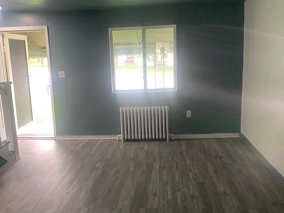 4th image of 713 E Patapsco Ave