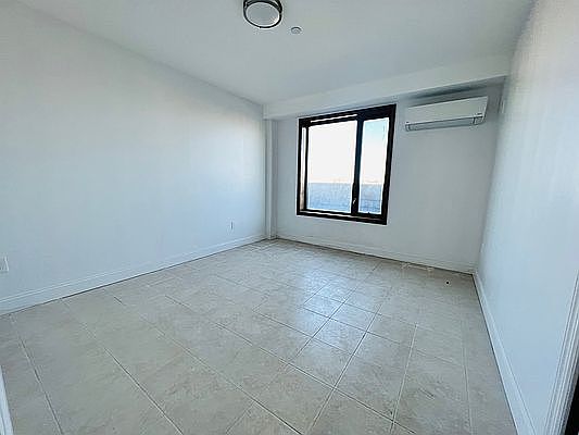 5th image of 30-63 31st St Penthouse 3