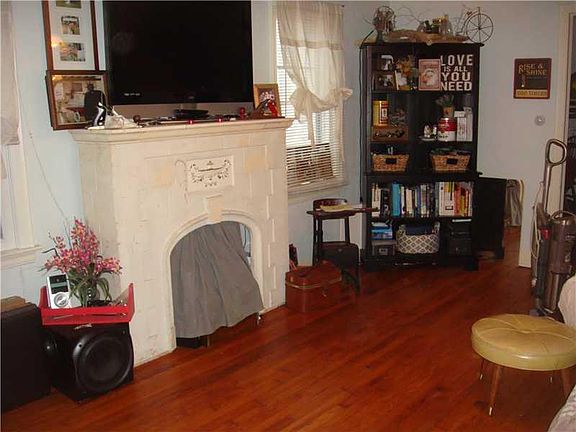 3rd image of 3434 Argyle Ave