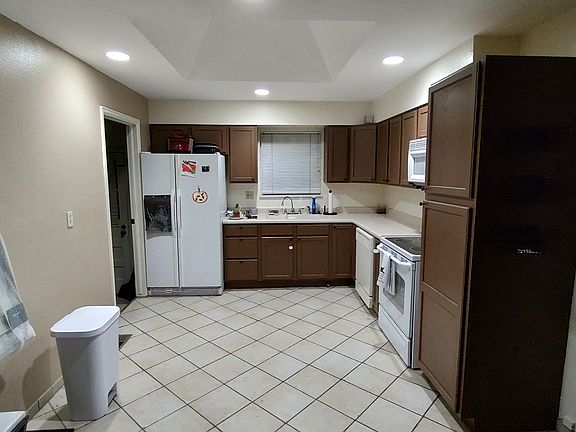 4th image of 1903 Capulin Dr