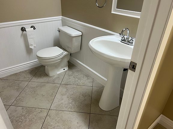 5th image of 7800 Westfield Rd Unit 8